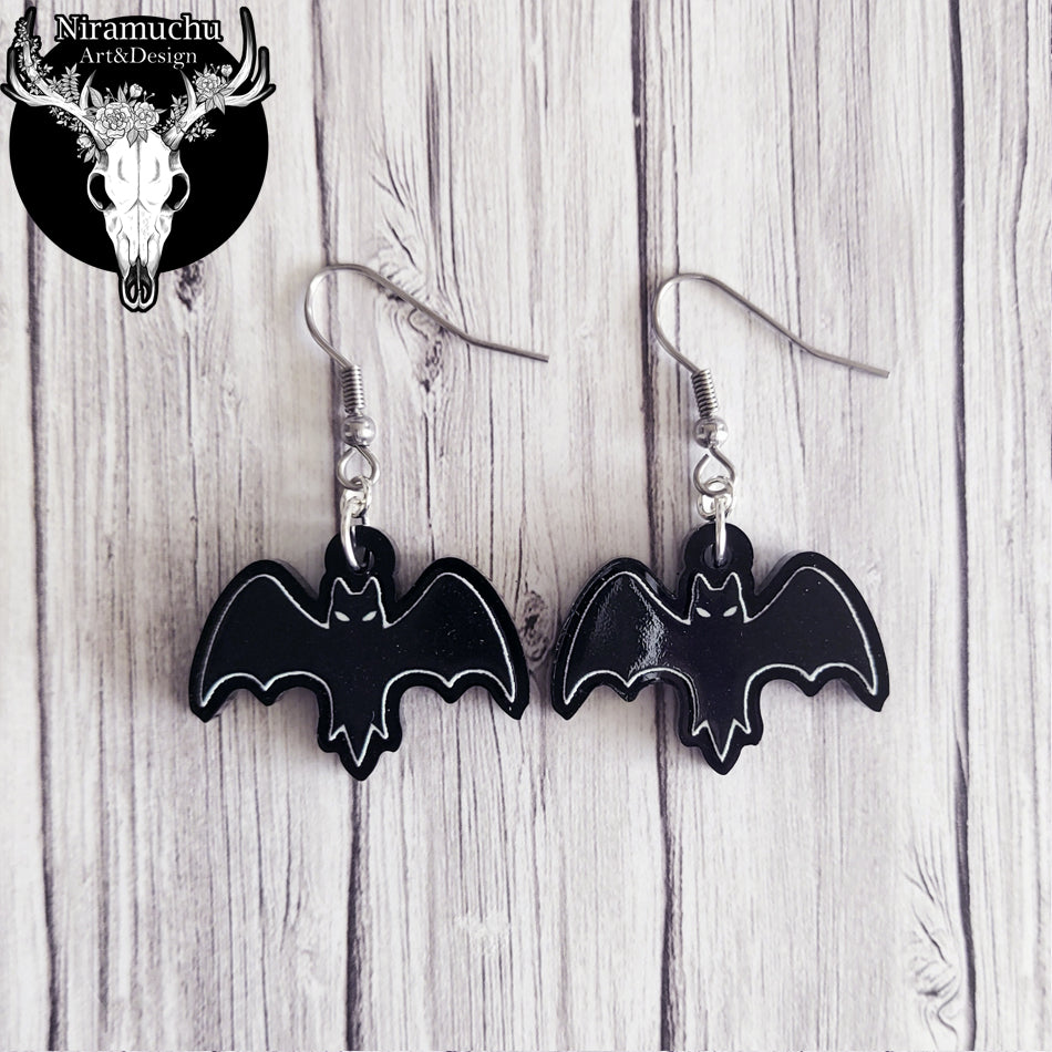 Witchy Vibes Bat Korvakorut