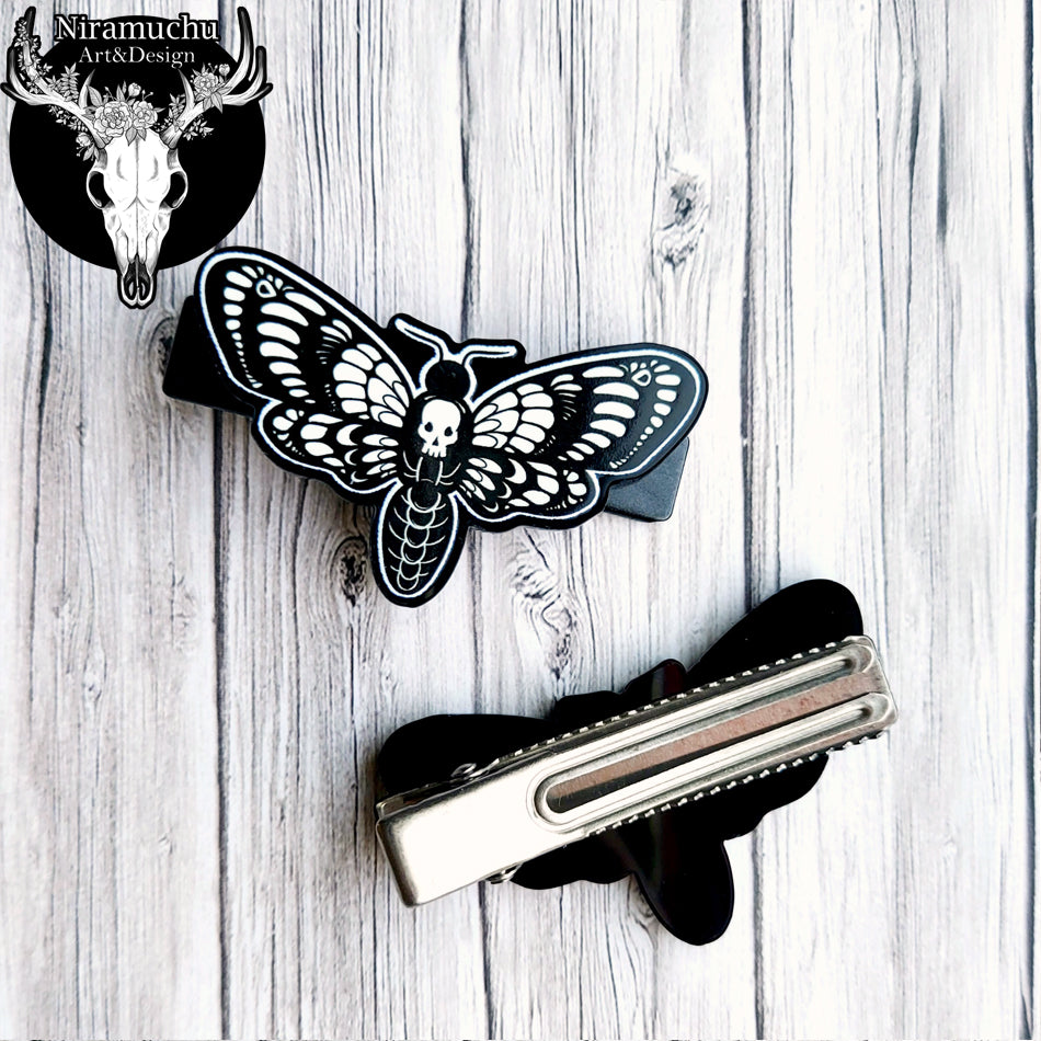 Witchy Vibes Moth Hiusklipsit